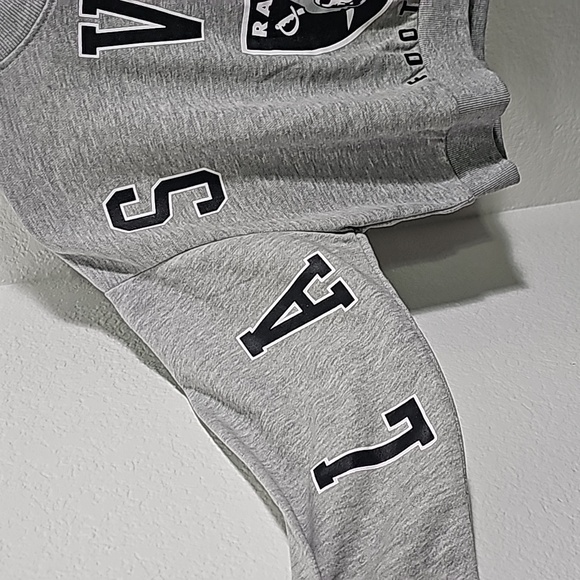 NWT Las Vegas Raiders Pullover Women's Sz.S - Picture 2 of 10